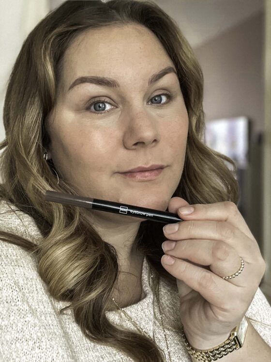 snelle wenkbrauw make up: Hema wenkbrauw pen