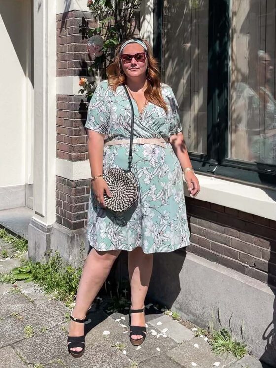 zomerjurkjes; met blote benen de zomer in