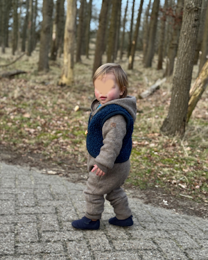 freno fevar, mikk-line, duurzame kinderkleding, merino wol, wolletjes, alwero, buitenkleding dreumes, wollen pak baby, waarom merino wol voor baby, gekookte wol, boiled wool, waldorf, vrije school, buitenspelen, hufterproef