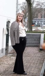 happy size chanel plussize blog fashion 2020 trends boucle jacket thebiggerblog josine